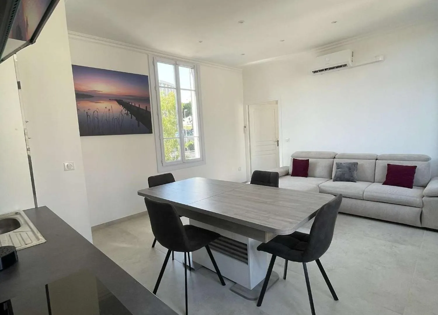 Cosy Flat 250M From Beach Nice